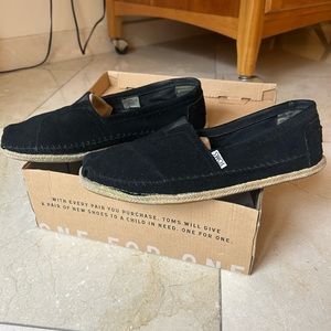 Toms men’s suede moccasins